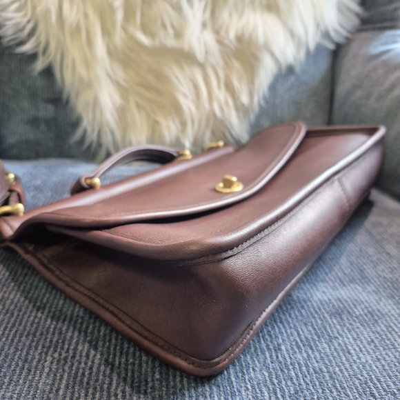 Coach Vintage City Willis Crossbody Hand Bag - Picture 9 of 12